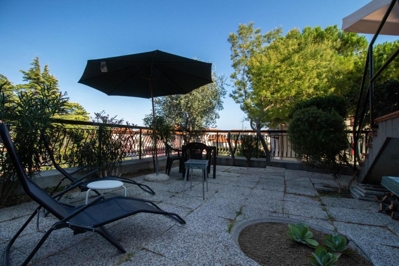 Luminoso Appartamento Con Ampia Terrazza San Bartolomeo Al Mare Exterior photo