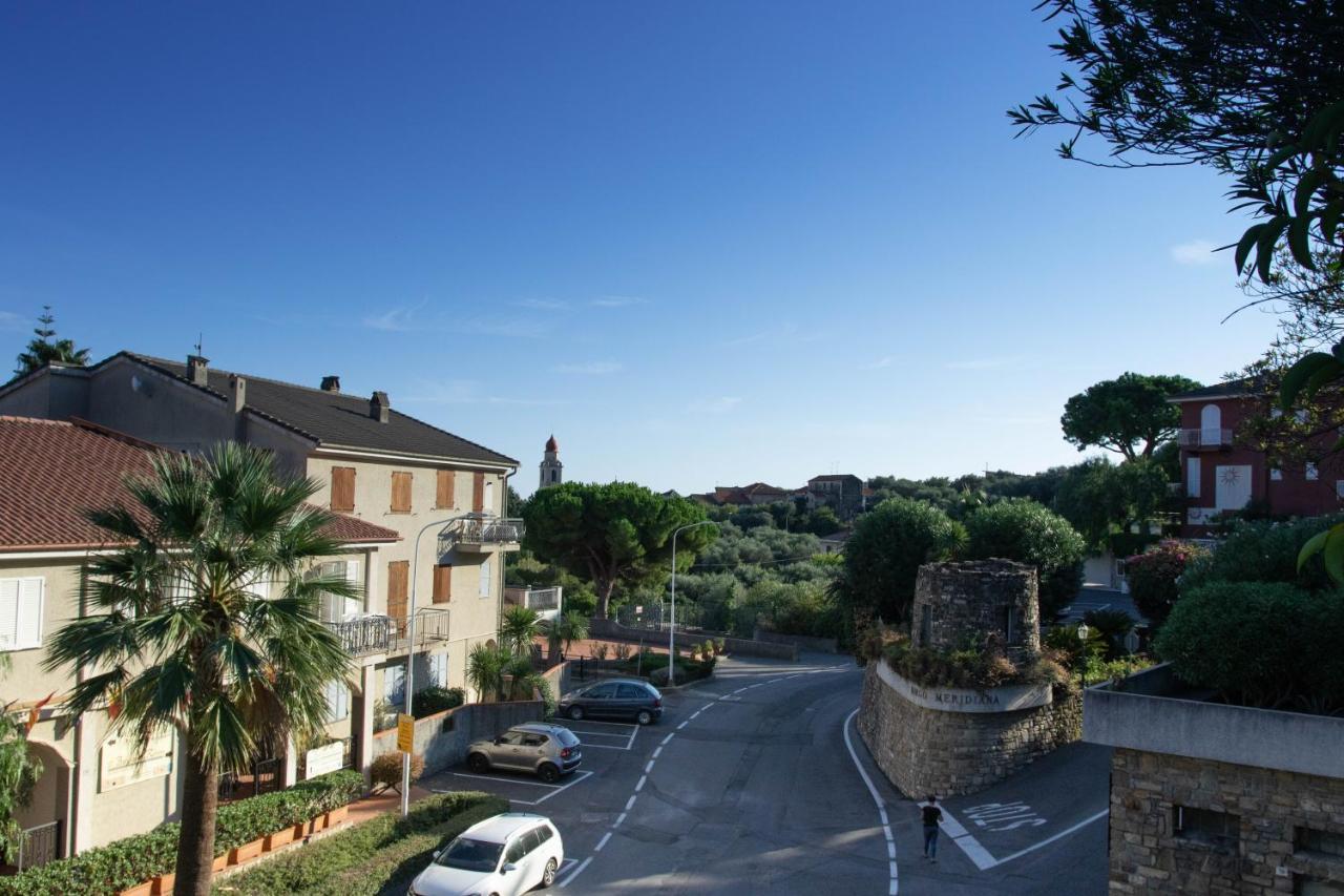 Luminoso Appartamento Con Ampia Terrazza San Bartolomeo Al Mare Exterior photo